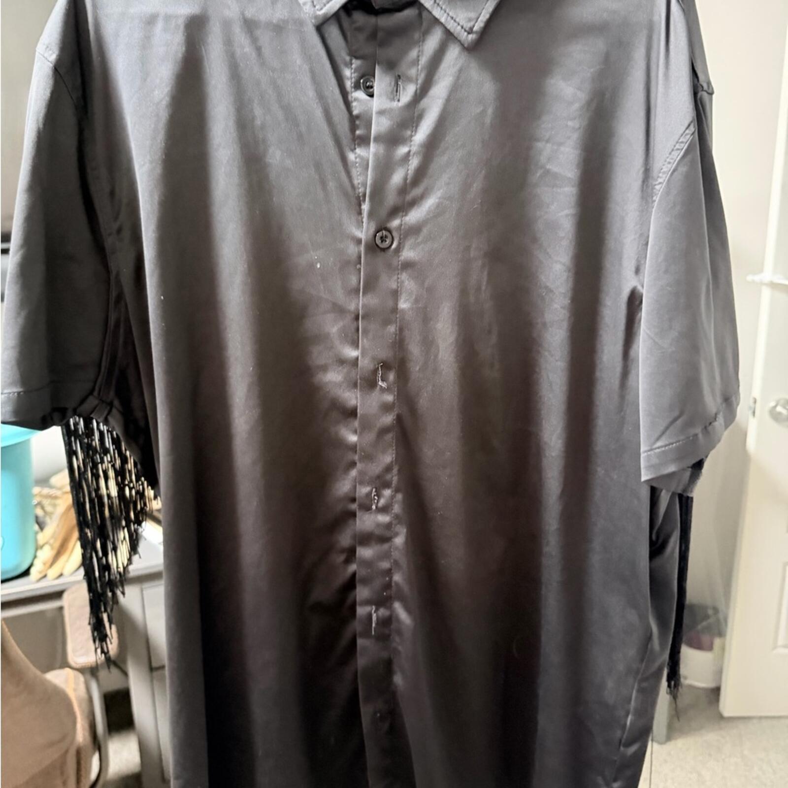 SHEIN Black Men's Button Down Shirt with Fringe