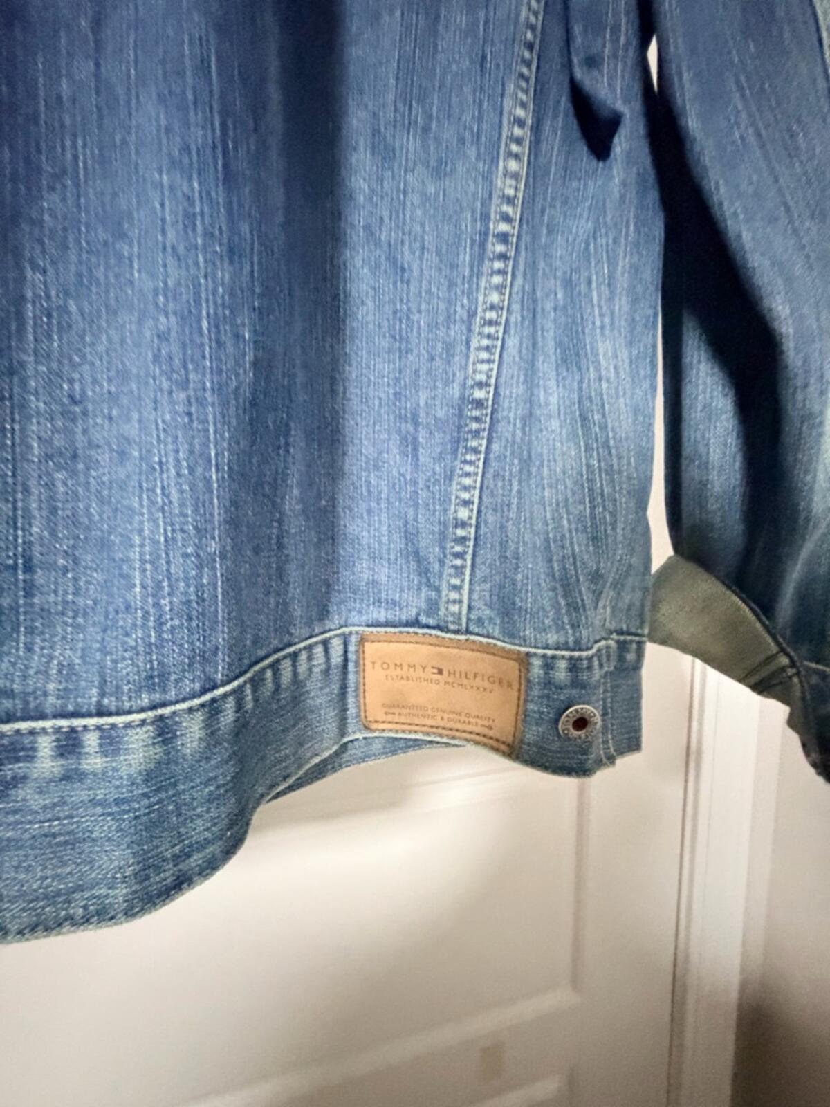 Tommy Hilfiger Light Blue Denim Jacket - Button-Front Shirt Jacket