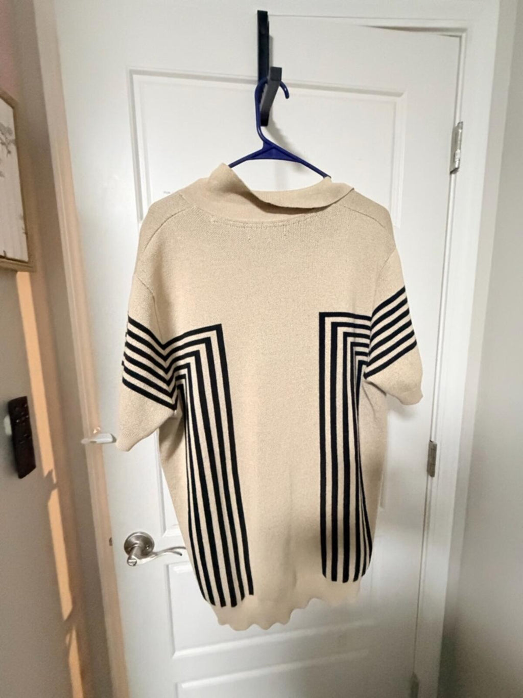 Forever 21 Cream V-Neck Short-Sleeve Sweater with Black Geometric Stripes