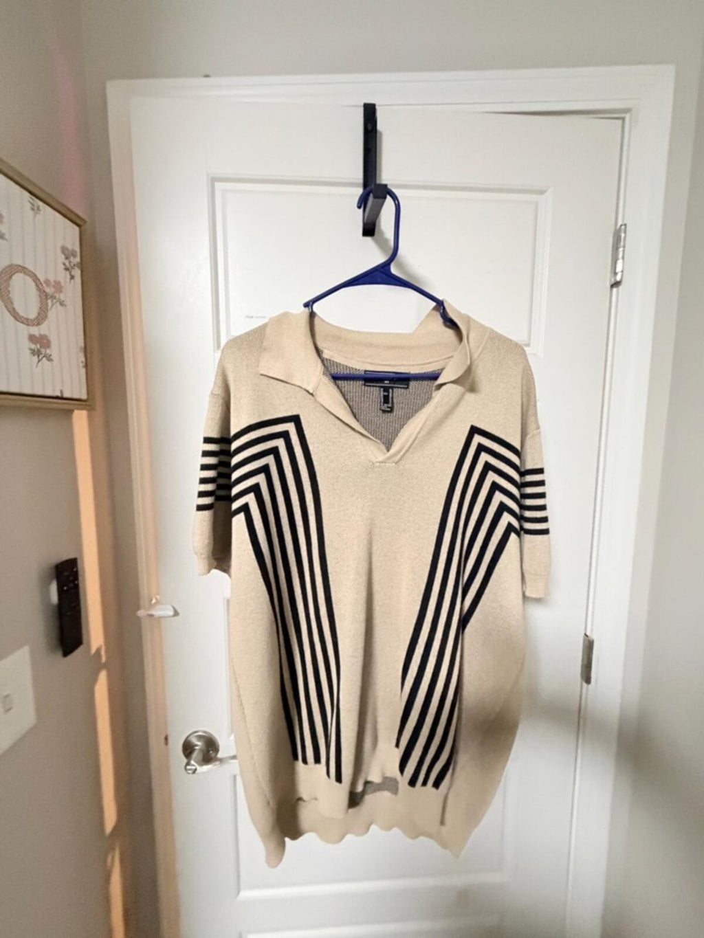 Forever 21 Cream V-Neck Short-Sleeve Sweater with Black Geometric Stripes