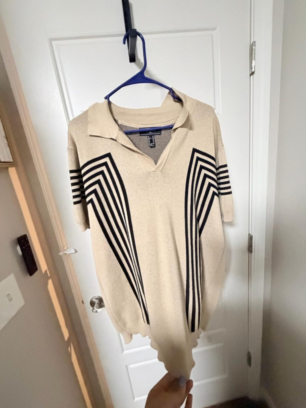 Forever 21 Cream V-Neck Short-Sleeve Sweater with Black Geometric Stripes
